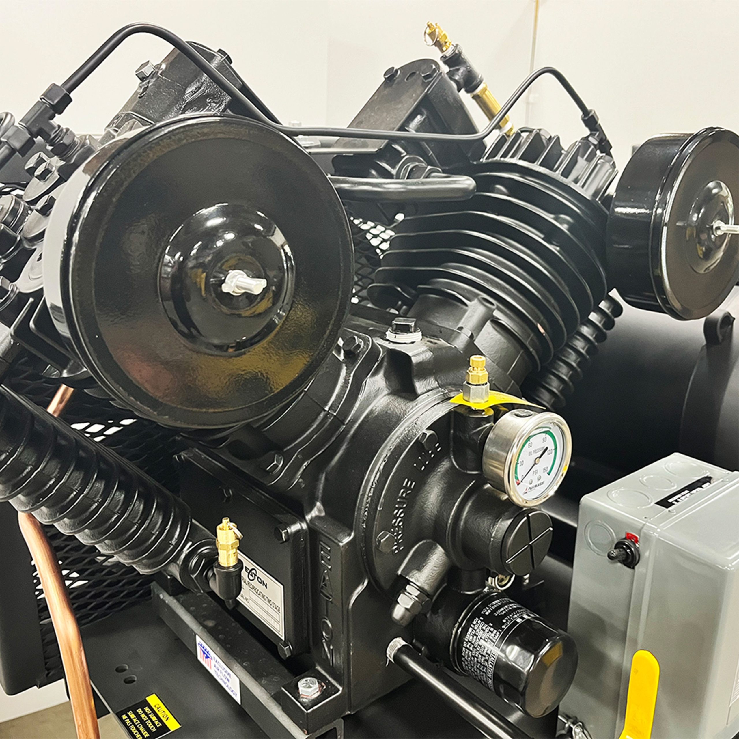 EMAX Duplex  Silent Air Industrial Plus 7.5HP V4 62CFM 1- Phase 2-Stage 120 Gal. Horizontal Stationary Electric Air Compressor-W/ Pressure Lube Pump , Isolator Pads, Belt Tensioner, Auto Drain, alternating switch w/ 115CFM Dryer - Image 5